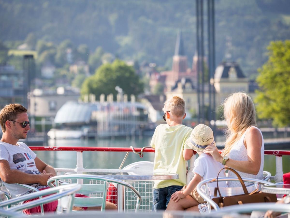 Bodensee Schifffahrt mit der ganzen Familie im Sommer